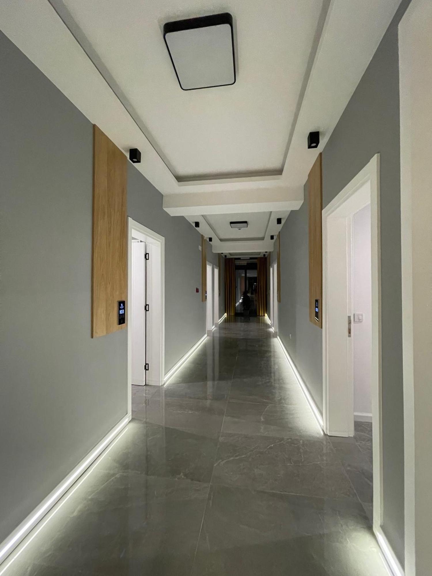 Hotel Maraj อุลซิน ภายนอก รูปภาพ