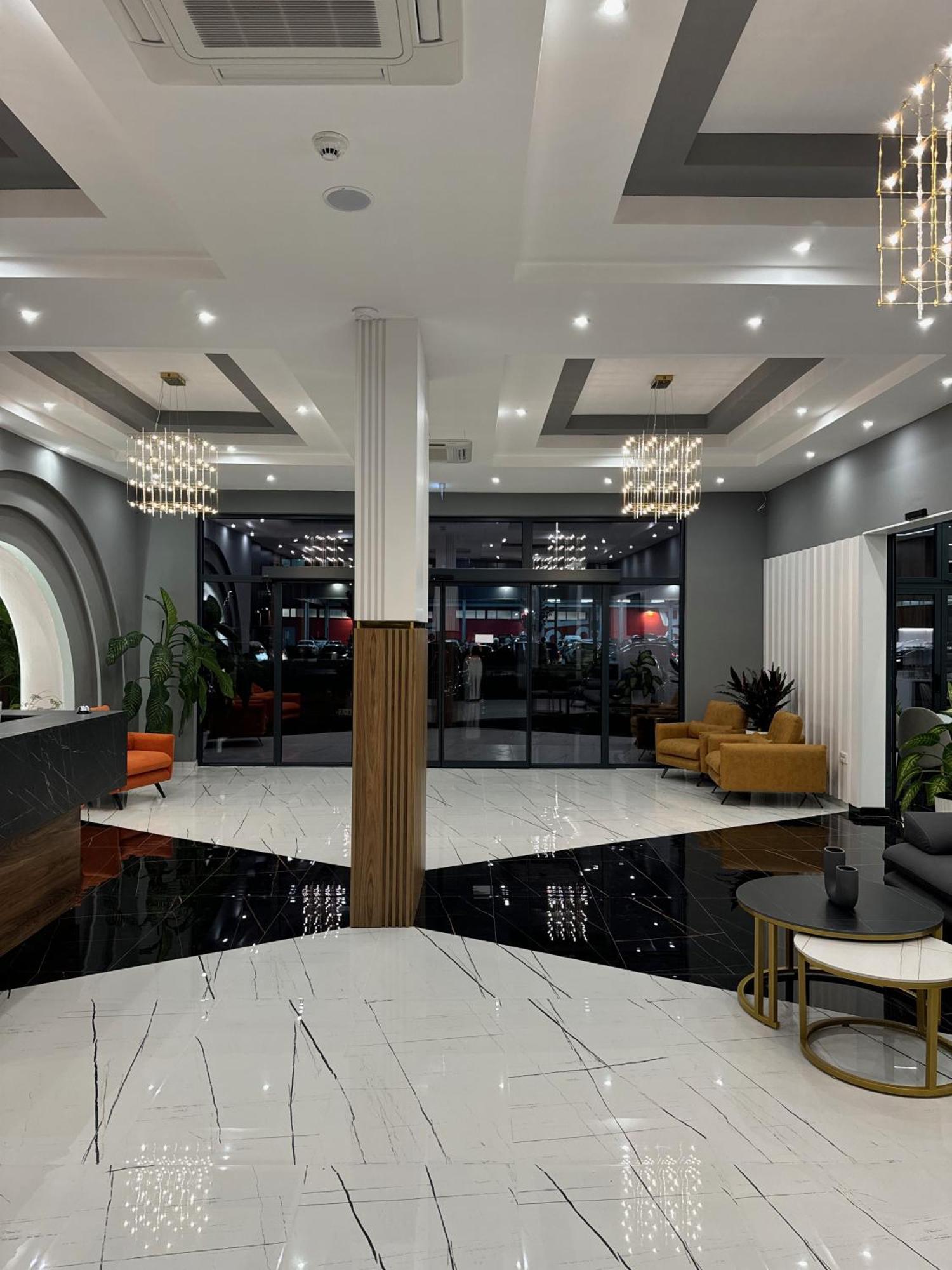 Hotel Maraj อุลซิน ภายนอก รูปภาพ
