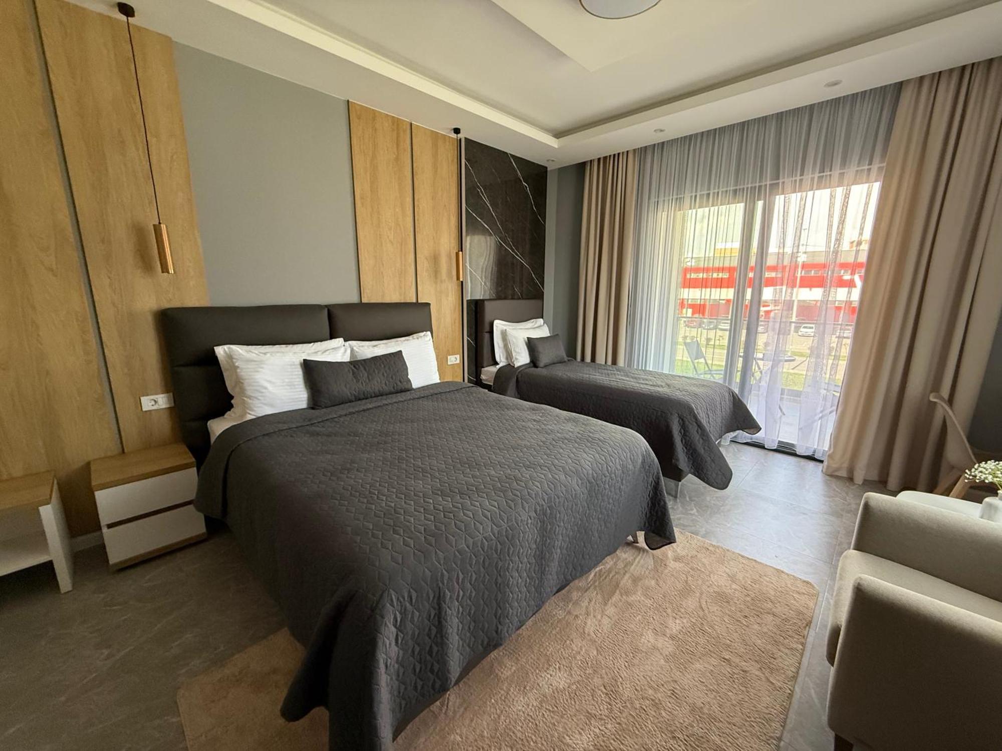 Hotel Maraj อุลซิน ภายนอก รูปภาพ